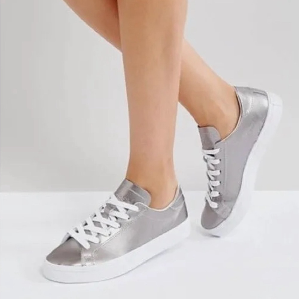 SCHUTZ Chayton Metallic Napa Size 8